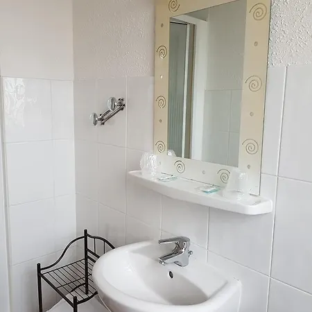 Hotel Bar Restaurant Saint Paul 2*