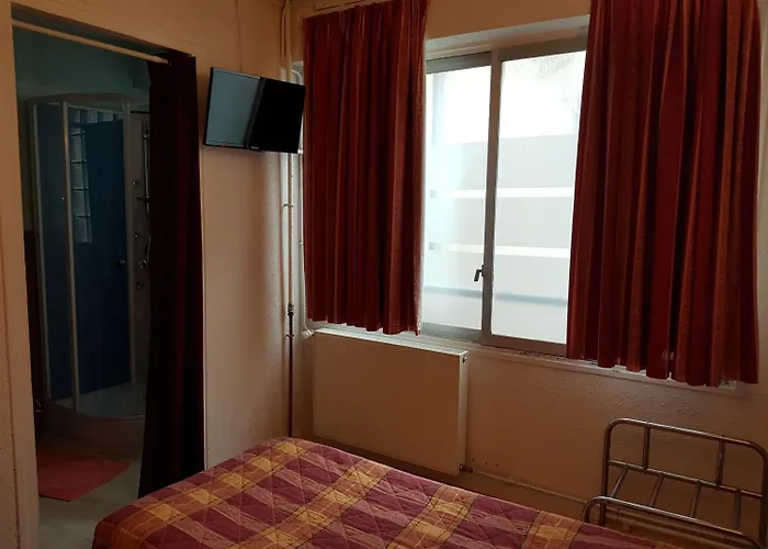 Отель Bar Restaurant Saint Paul Верден-сюр-Мёз